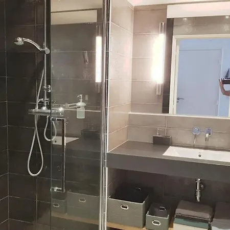 A096 - Superbe Avec Vue Et Piscine Apartment