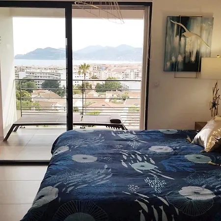 A096 - Superbe Avec Vue Et Piscine * Cannes
