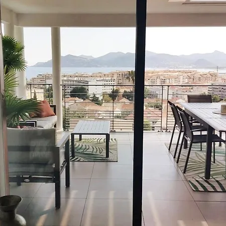 A096 - Superbe Avec Vue Et Piscine Apartment Cannes
